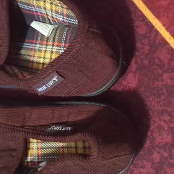 Muk Luks Slippers - Picture 4 of 9